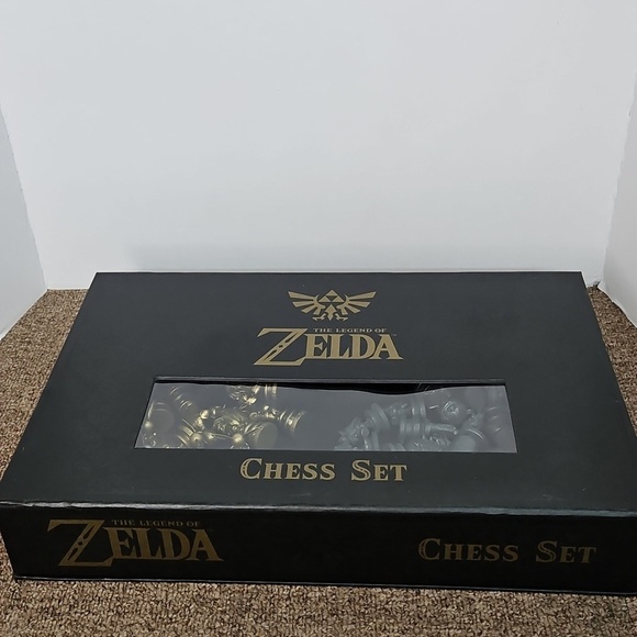 Usaopoly Other - Legend Of Zelda Gold Edition Chess Set Nintendo 2016